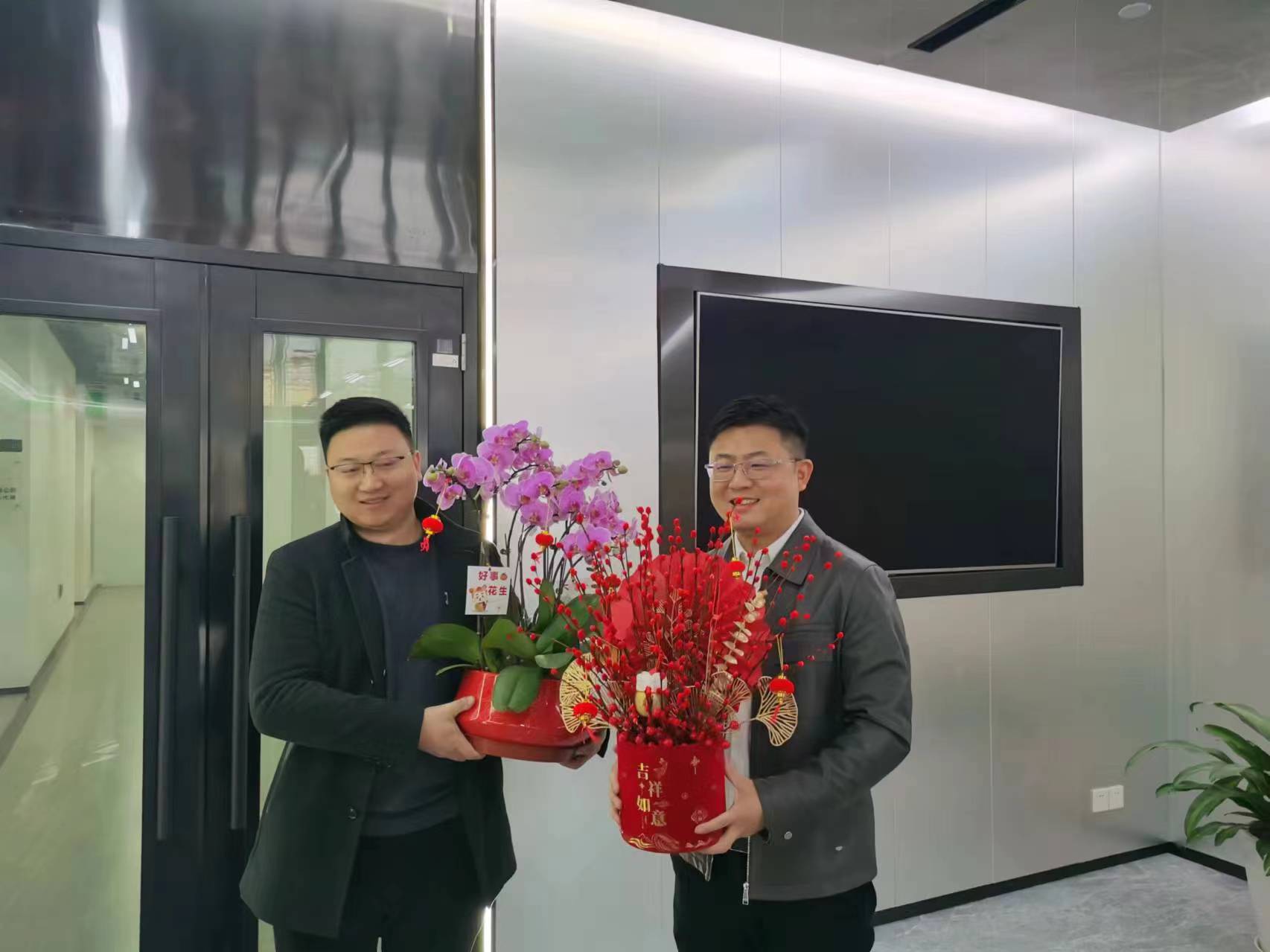 上海邁維動(dòng)漫科技有限公司喜迎新年喬遷之喜：立足新起點(diǎn)，開啟新征程！(圖3)