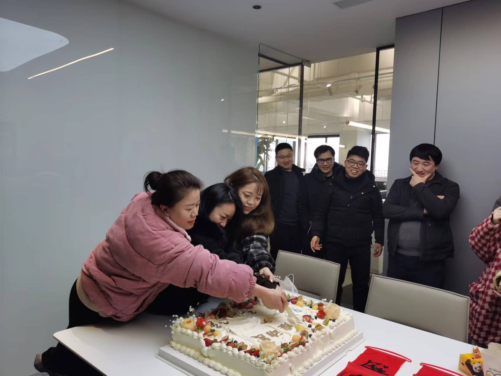 上海邁維動(dòng)漫科技有限公司喜迎新年喬遷之喜：立足新起點(diǎn)，開啟新征程！(圖10)