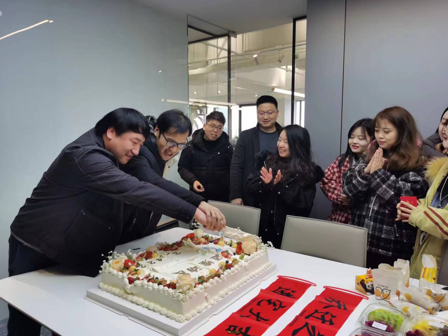 上海邁維動(dòng)漫科技有限公司喜迎新年喬遷之喜：立足新起點(diǎn)，開啟新征程！(圖11)