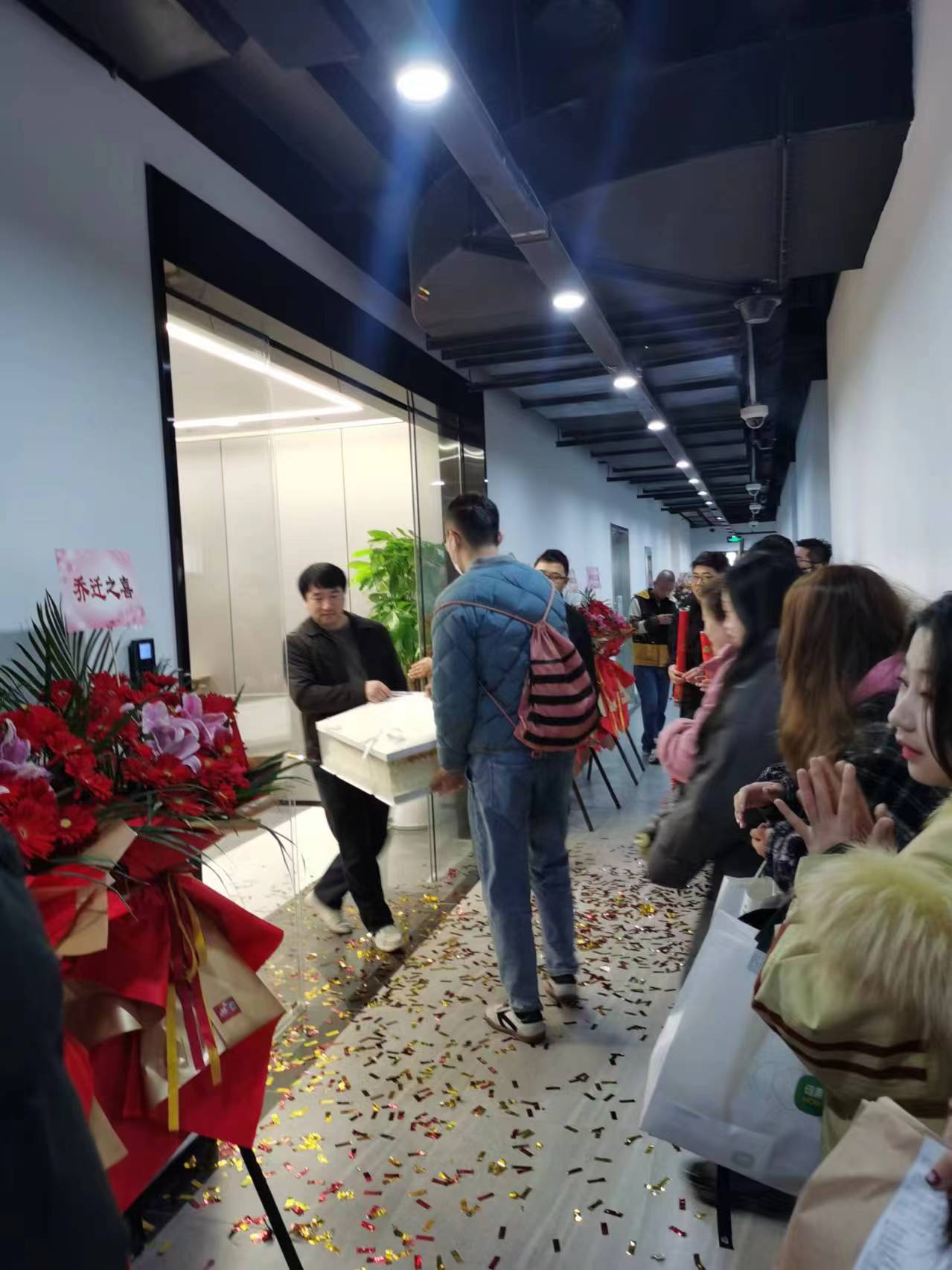 上海邁維動(dòng)漫科技有限公司喜迎新年喬遷之喜：立足新起點(diǎn)，開啟新征程！(圖7)